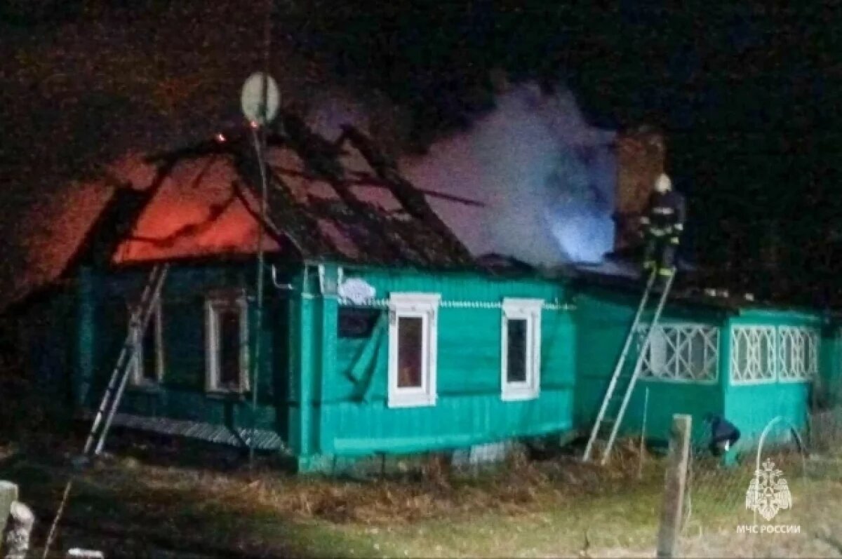    В ночь на 22 января в брянском поселке Сеща загорелся жилой дом