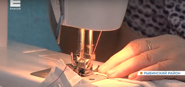     Жительницы Рыбинского района делают мешки-сушилки для участников СВО