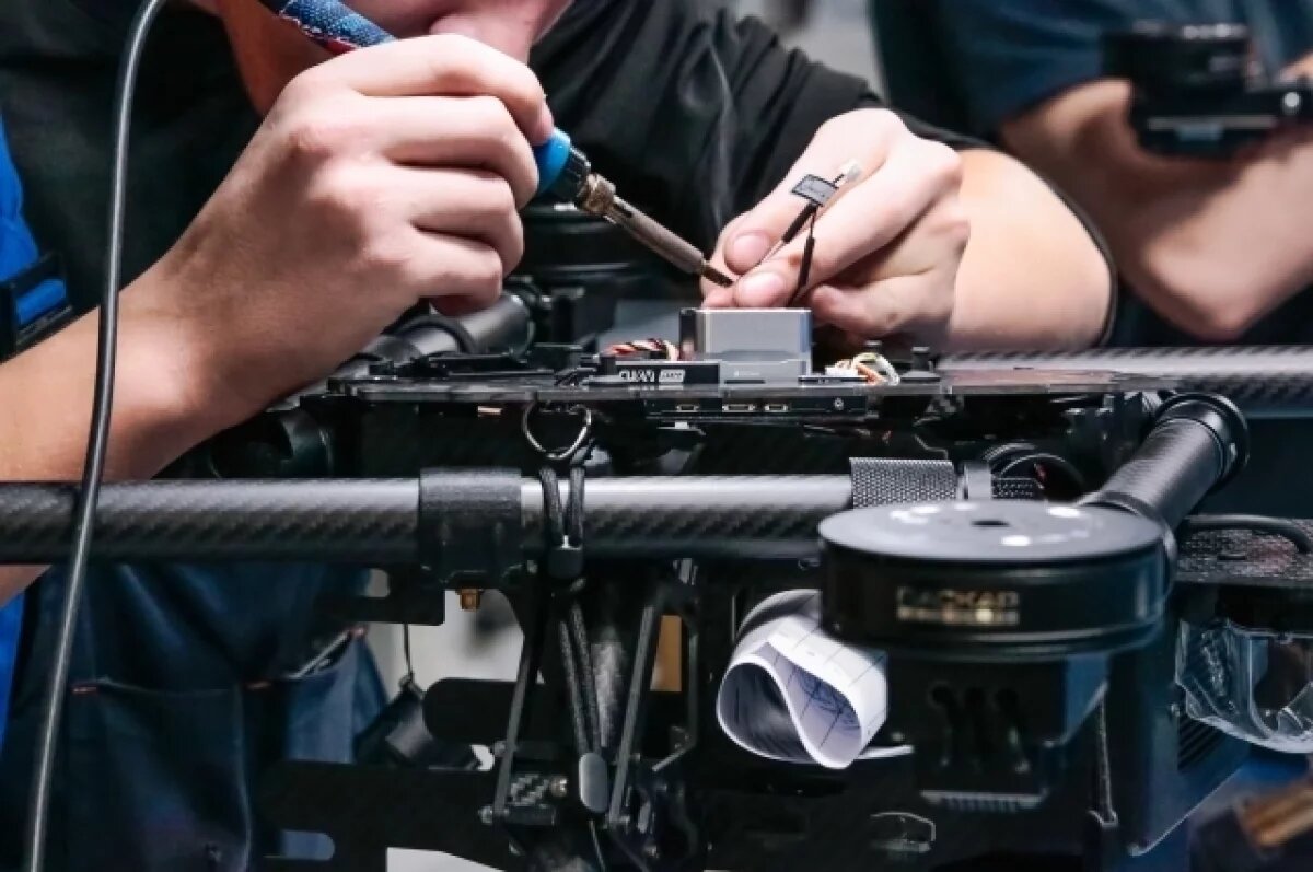    В зону СВО поступили первые беспилотники-камикадзе «Микроб» с ИИ