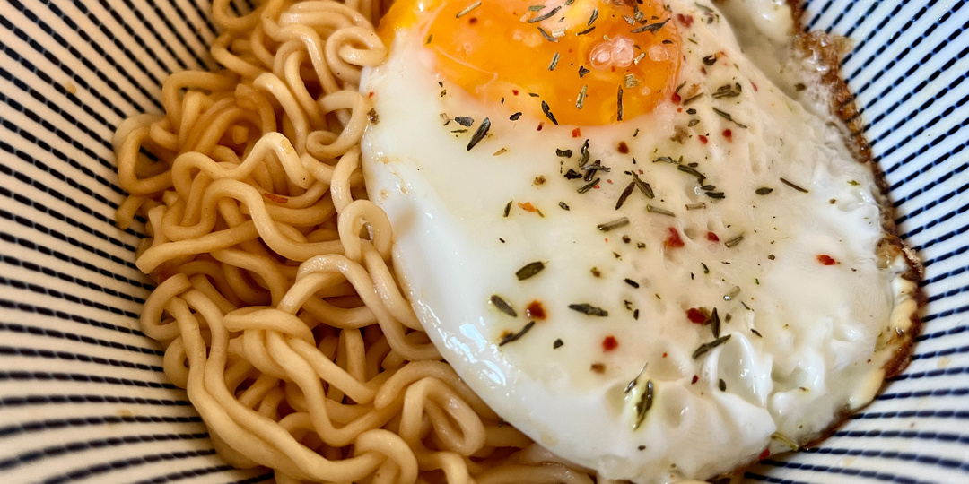 Сингапурская лапша KOKA Mi Goreng быстрого приготовления