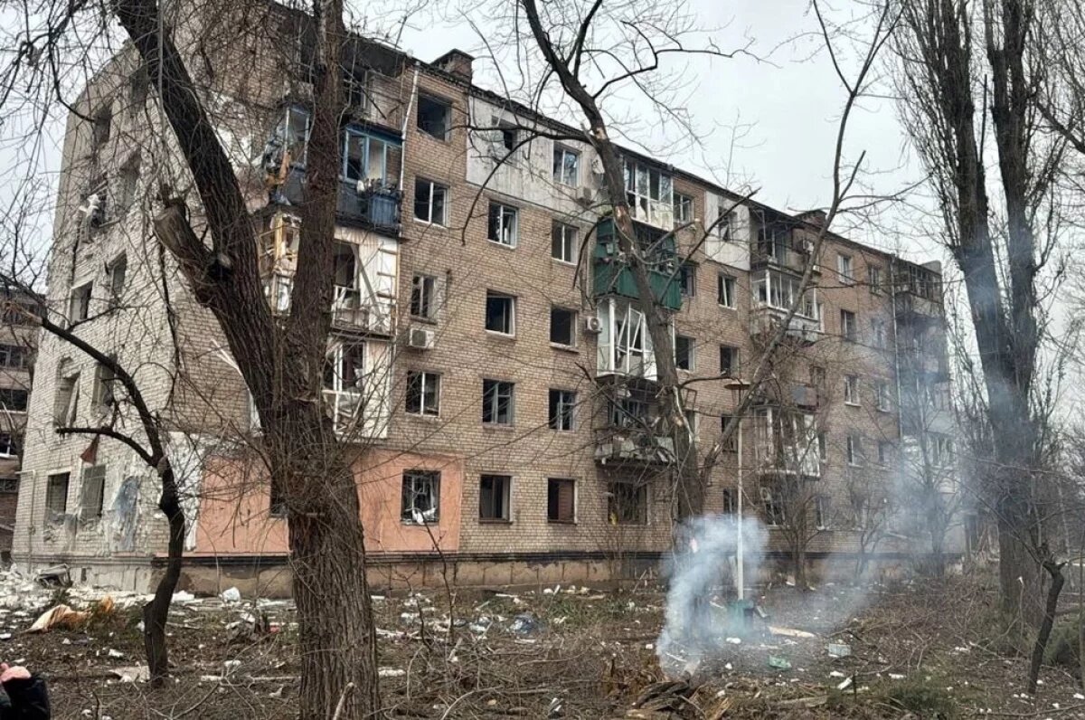    «Выносят все».