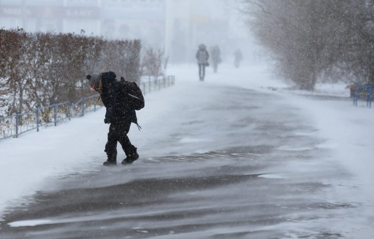    В Оренбурге школьники могут остаться дома из-за морозов Оренбуржье