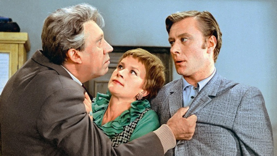 С Юрием Никулиным и Андреем Мироновым, кадр из фильма "Старики-разбойники" (1971)