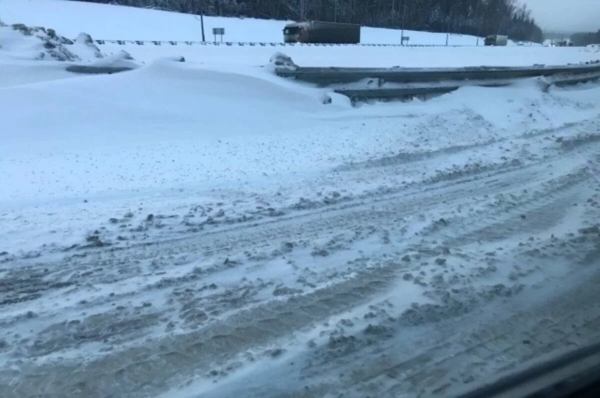    Тверских водителей и пешеходов призвали быть осторожнее из-за снега