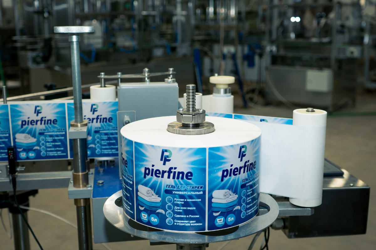 Самоклеящиеся этикетки в рулоне