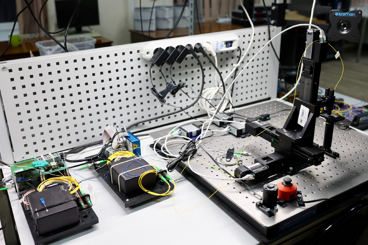 Прототип установки для оптической когерентной томографии.