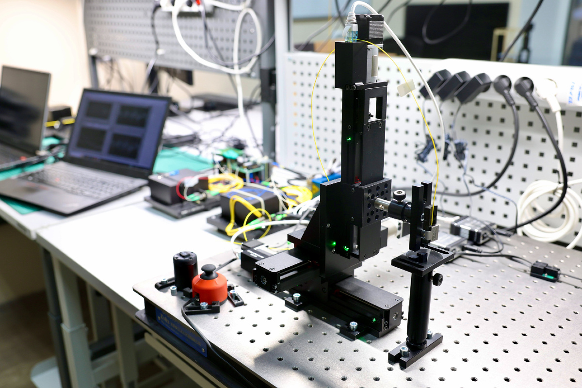 Прототип установки для оптической когерентной томографии.