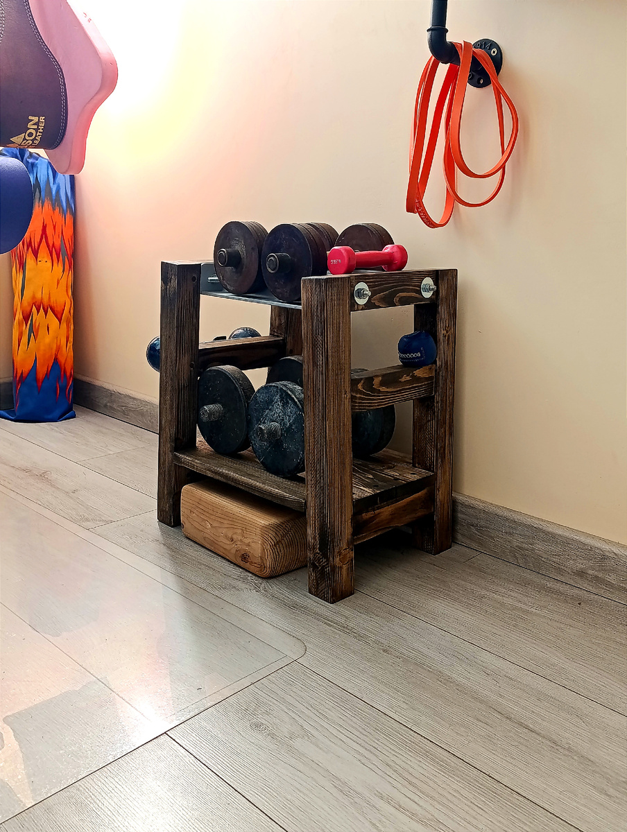 Стойка для гантелей