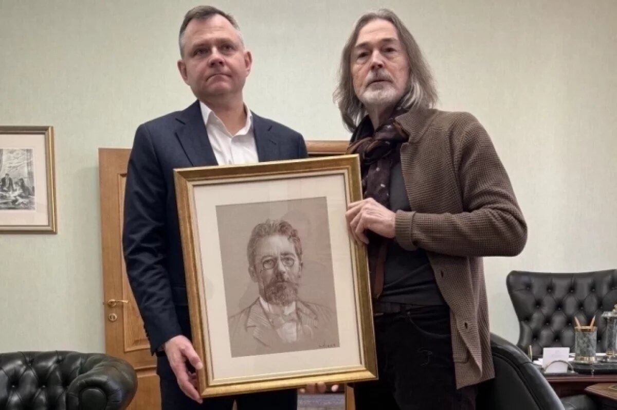    Никас Сафронов подарил Таганрогскому музею портрет Чехова