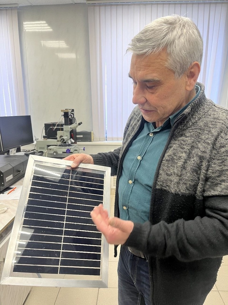    Директор научно-образовательного центра фотовольтаики и нанотехнологий СКФУ Игорь Сысоев Фото: пресс-служба СКФУ