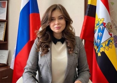    Хинштейн обвинил подчинённую за отпуск в Индии, который ранее лично одобрил