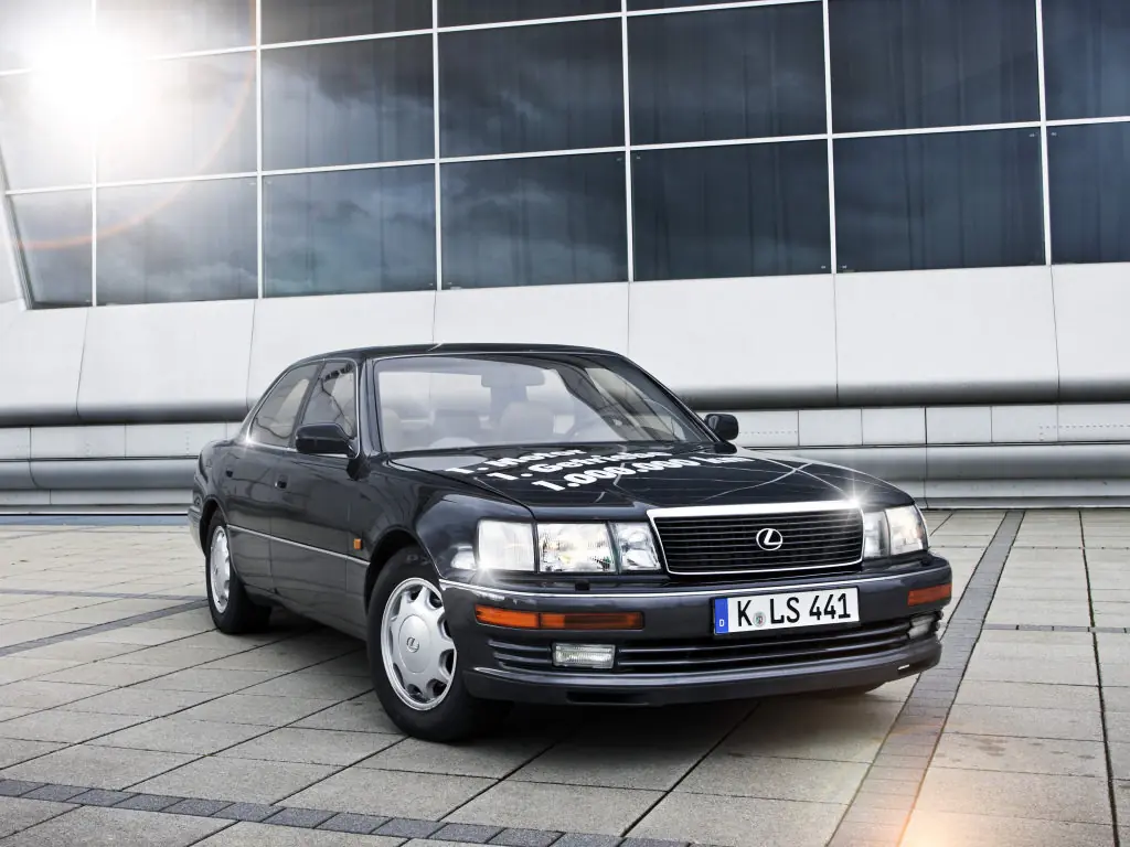 Lexus LS 400