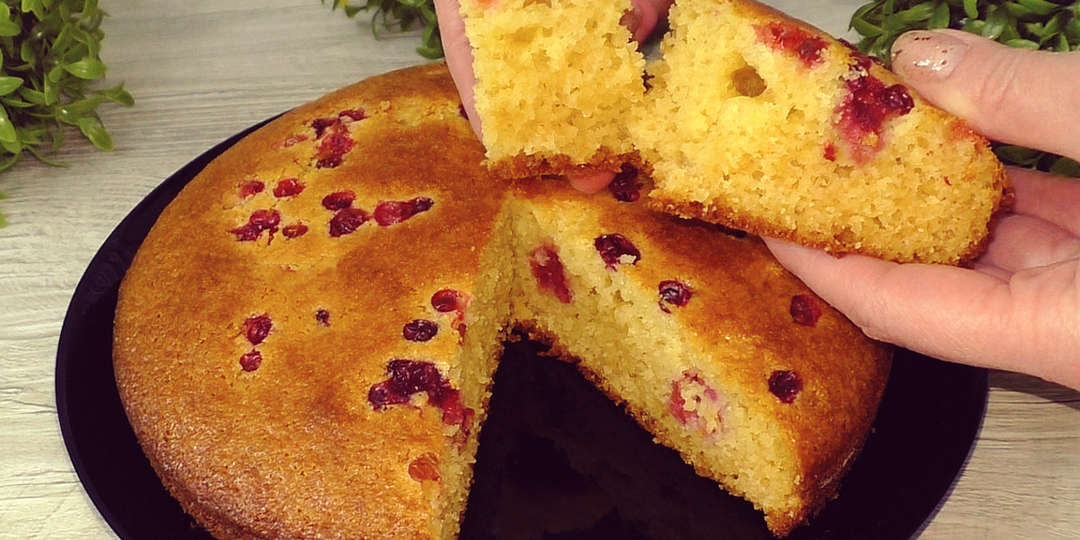 Как приготовить пирог. У меня замороженные ягоды никогда не залёживаются, готовлю быстрый пирог к чаю