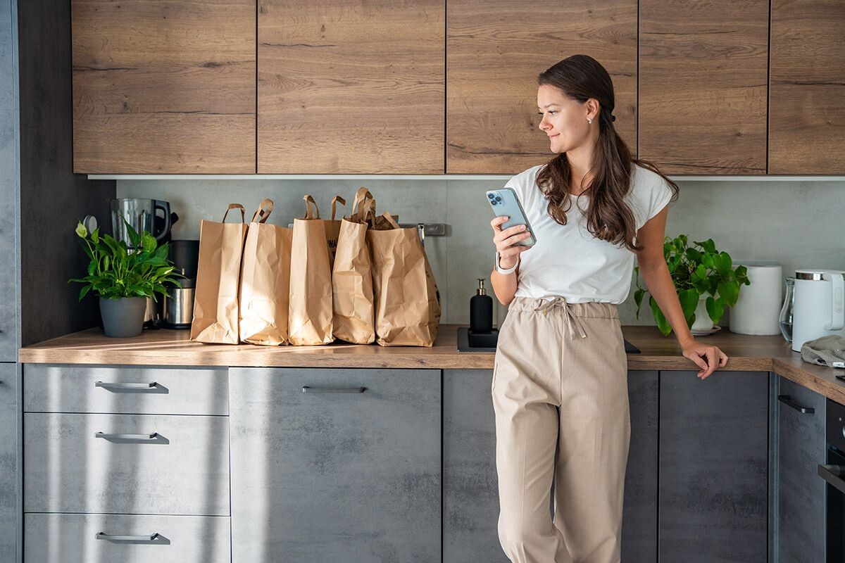 Забудьте о том, что такое ходить с тяжелыми пакетами от магазина до дома. Источник: Shutterstock📷
