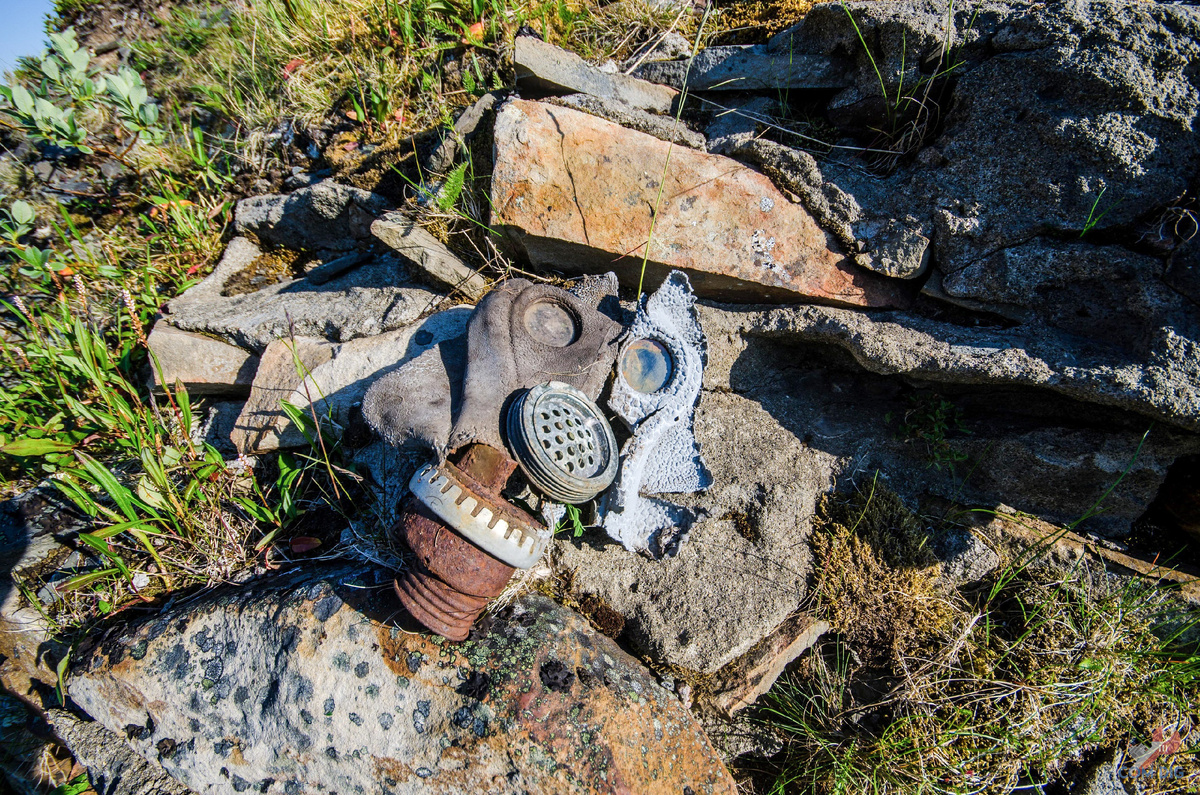 Старый противогаз 