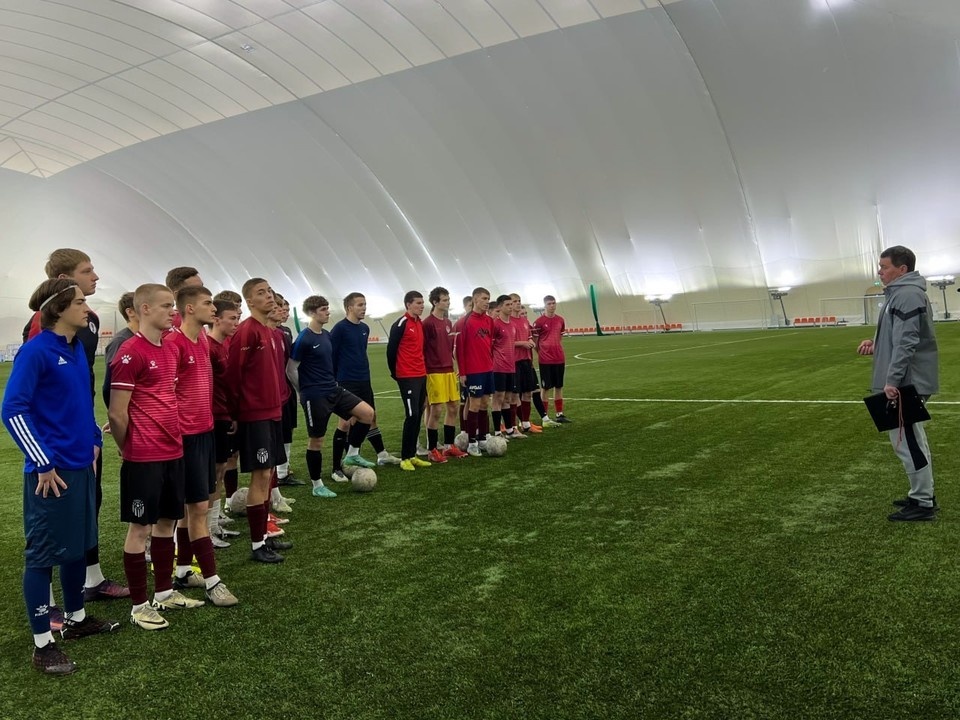    22 января "молодежка" проводит третий день сборов. ФК «Салют Белгород», ВКонтакте.