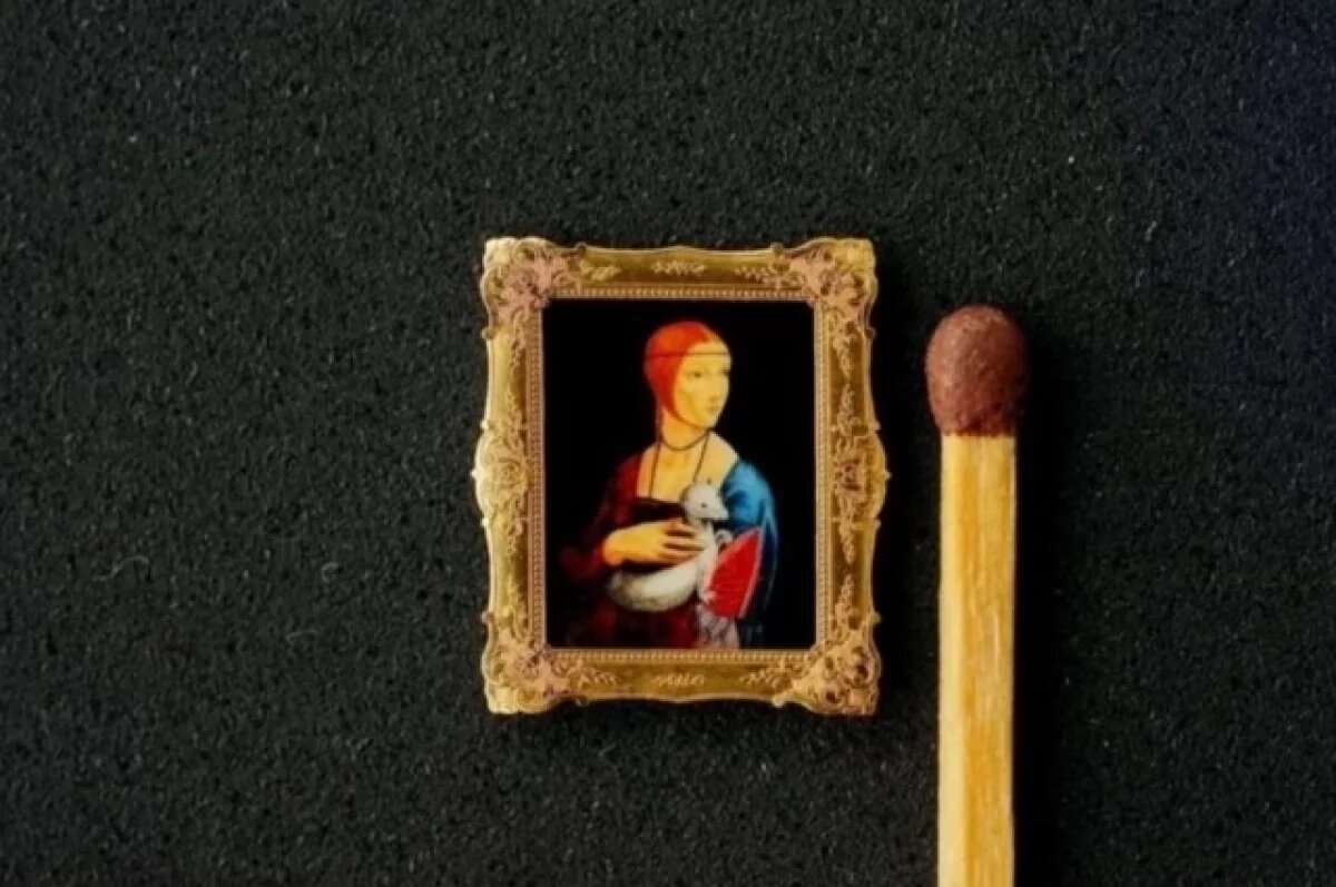    В Новосибирске создали крохотную копию “Дамы с горностаем” да Винчи