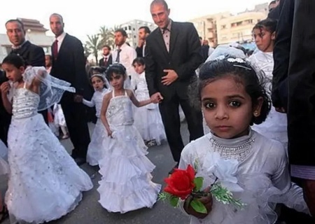   В Ираке легализовали браки с 9-летними девочками с разрешения исламских священнослужителей