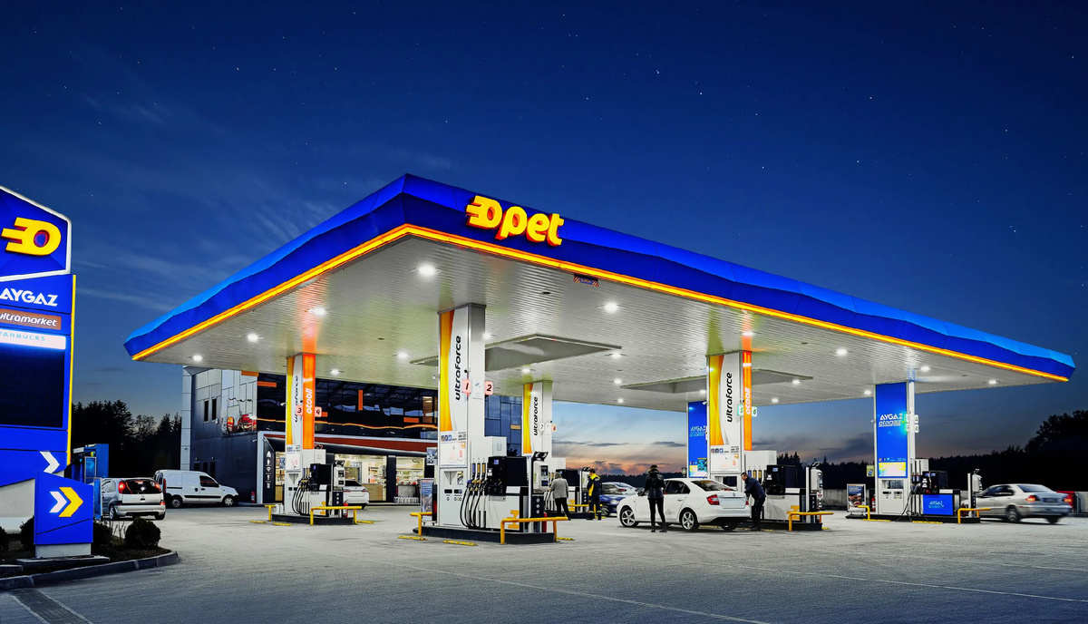 В Турции АЗС Opet - это большие многофункциональные комплексы с кафе, мойкой и заправкой.