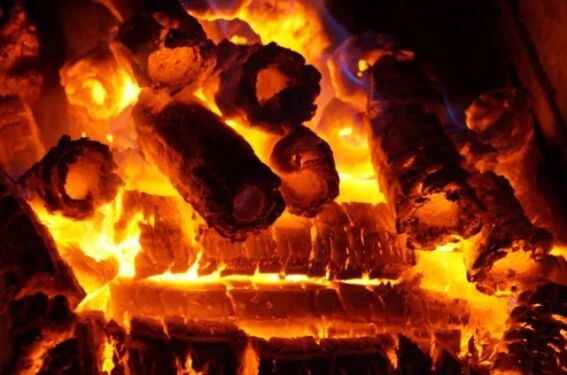 Так горят топливные брикеты