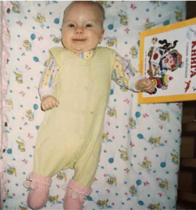 Маша. Тут легко можно увидеть, что она лежала дугой. Но никто из врачей не заметил.