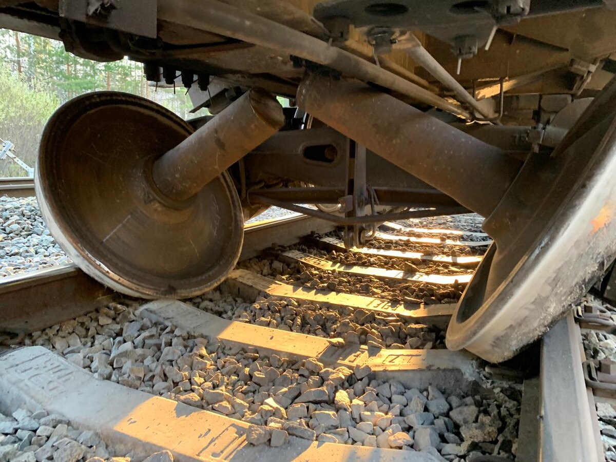 Излом оси колесной пары в средней части