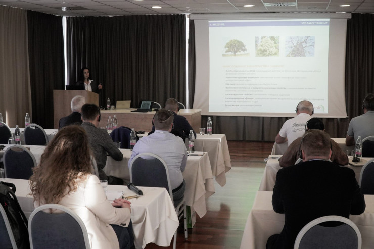 
Клара Туллас, д.б.н, эксперт по продуктам аквакультуры в «Танин Севница», с докладом «Гидролизуемые танины в аквакультуры»