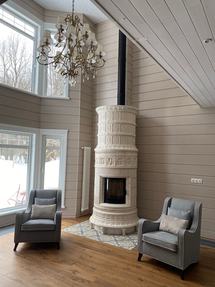 Круглый изразцовый камин (Реставрация) Р2