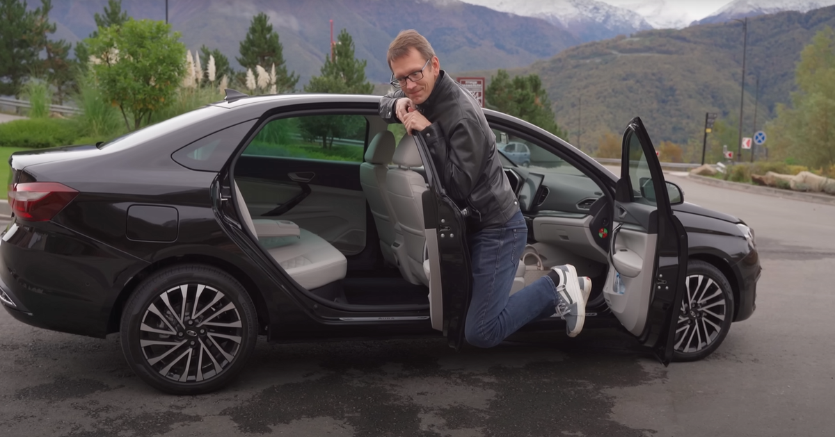 Кадр из видео AcademeG DailyStream  📷
