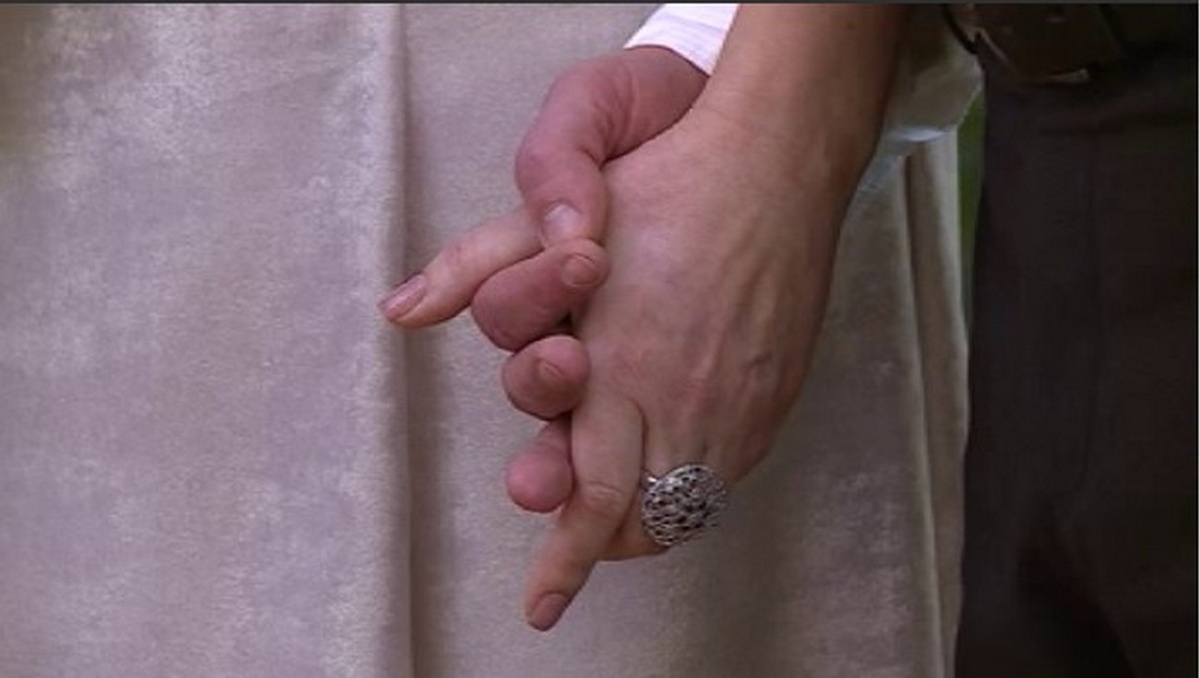    В центральном ЗАГСе Курска сегодня чествовали пары, которые смогли пронести любовь через десятилетия