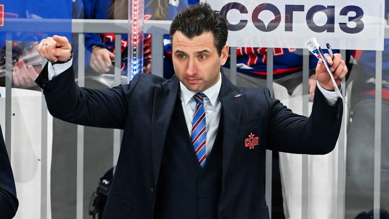    Главный тренер СКА Роман Ротенберг.ХК СКА