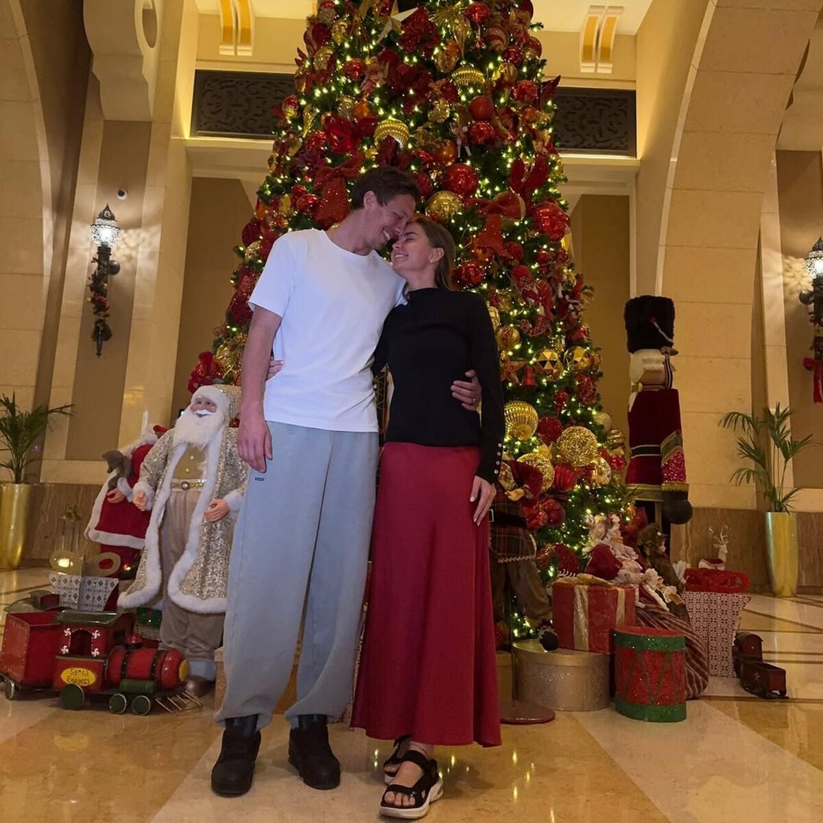    Дина Аверина и Дмитрий Соловьев Социальные сети