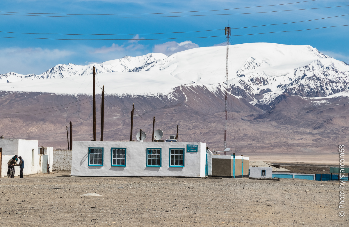 Home Stay "CHEP" расположен практически в центре Каракуля рядом с мечетью и администрацией.