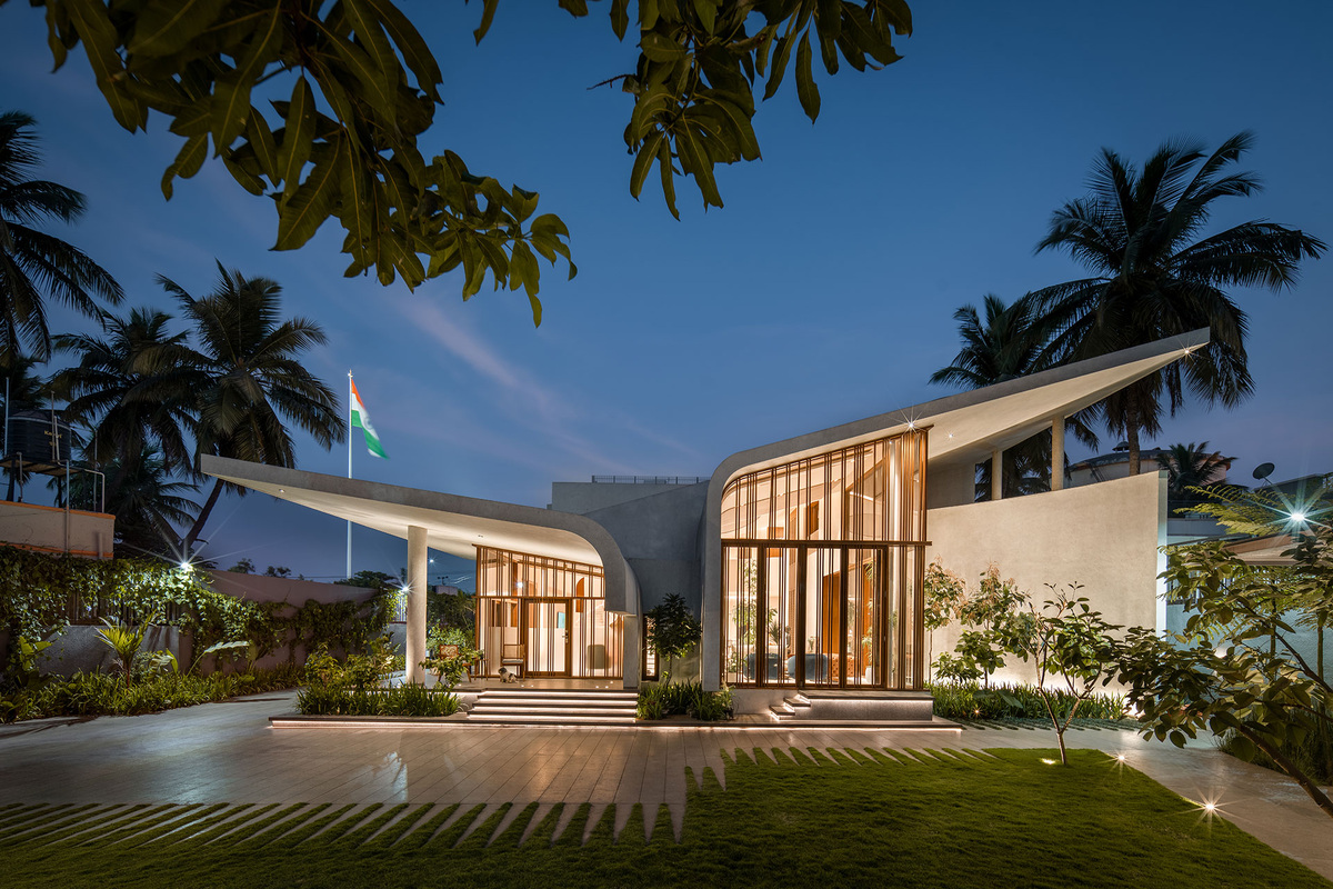 Источник изображения - https://i0.wp.com/cadencearchitects.com/wp-content/uploads/2023/07/23-03-14-Hospete-residence-116.jpg?fit=1920%2C1280&ssl=1