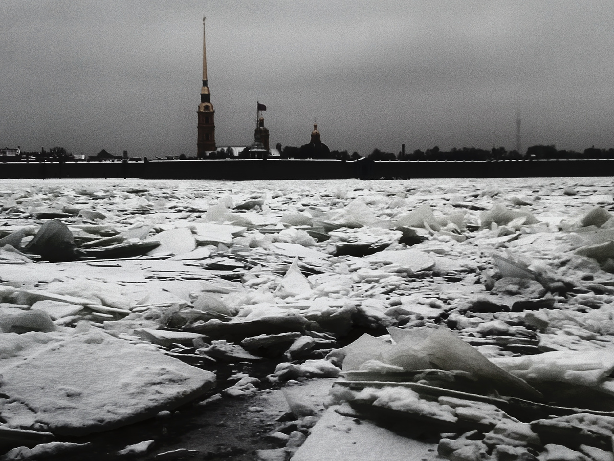 Это цветная фотография! Нева зимой, фото автора