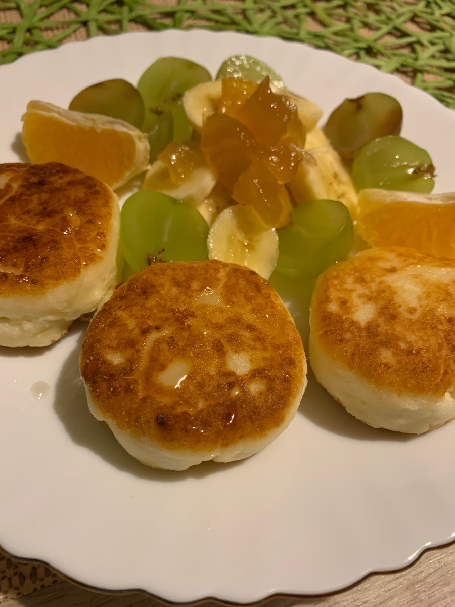 Фото автора канала: сырники и фрукты, 1 чл варенья из кабачков.