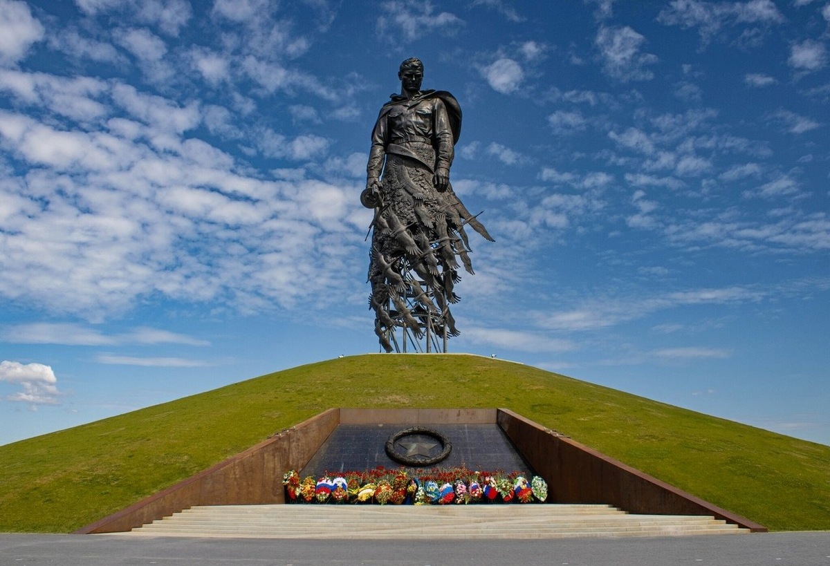 Памятник Советскому солдату на Ржевском мемориал. Фото с сайта gas-kvas.com