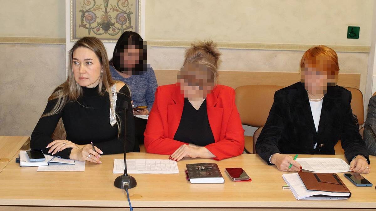    Олеся Кливцова (первая слева) / Фото: vk.com / Александр Шишикин