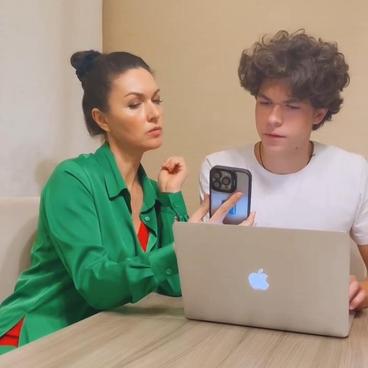    Юлия Такшина с сыном Иваном Социальные сети