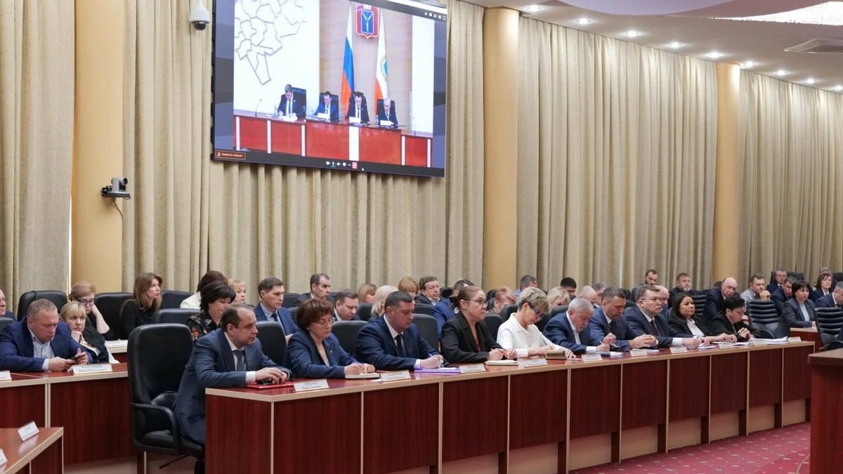    Бусаргин откровенно обсудил с главврачами проблемы здравоохраненияНовости Саратова и области – Сетевое издание «Репортер64»