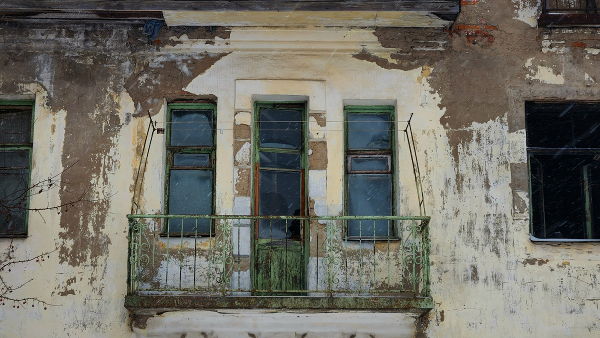 По таким тройным окнам легко распознать 1-206 в любой модификации и с любой стороны. Фото автора