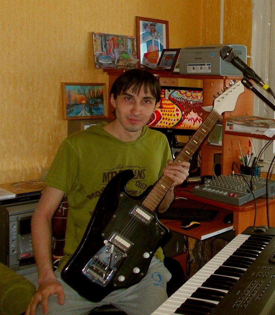 Я с гитарой "Тоника" арт. 406