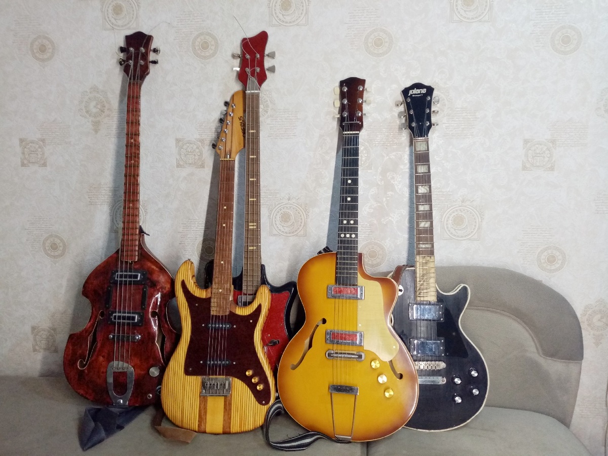 Некоторые гитары и басы производства СССР и соцстран из моего собрания инструментов