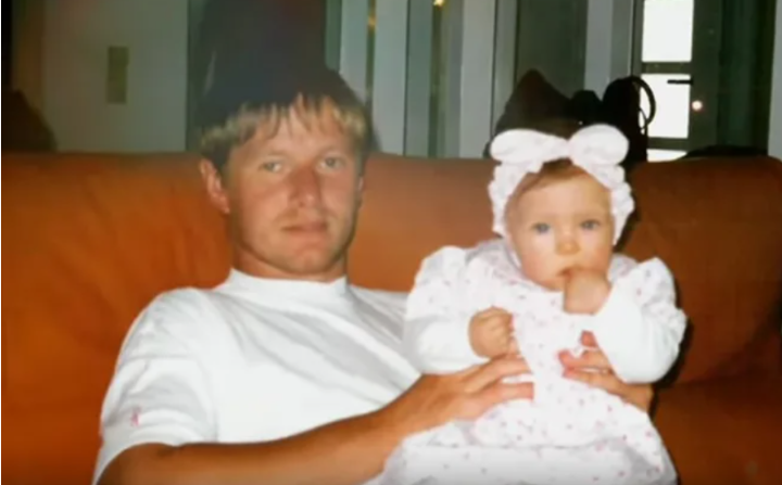 Евгений Кафельников с маленькой Алесей