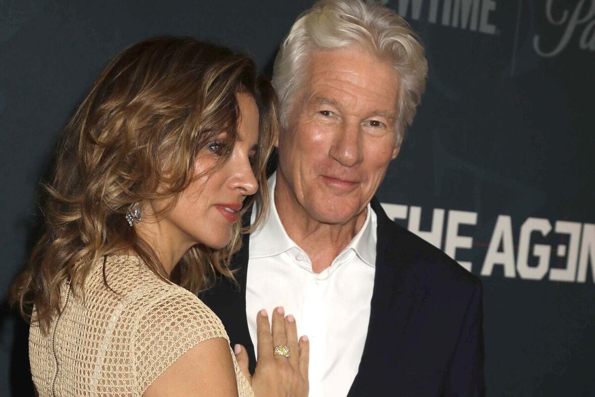    Ричард Гир счастлив в Испании со своей женой LEGION-MEDIA