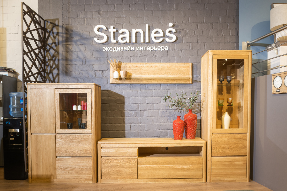 Экспозиция в салоне "Эталон-мебель". МЦ Эталон, 1 этаж