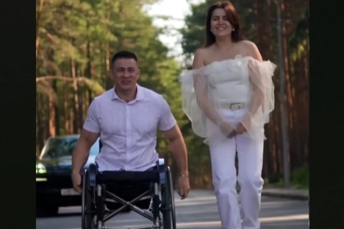    Рустам с любимой женой Индирой.