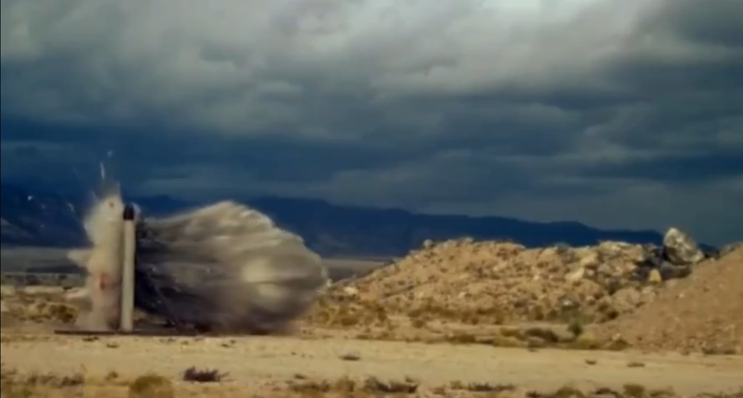 Кадр из австралийско-американской научно-популярной телепередачи «Разрушители легенд». В этой серии испытывался макет человека на сверхзвуковой скорости / © Flickr