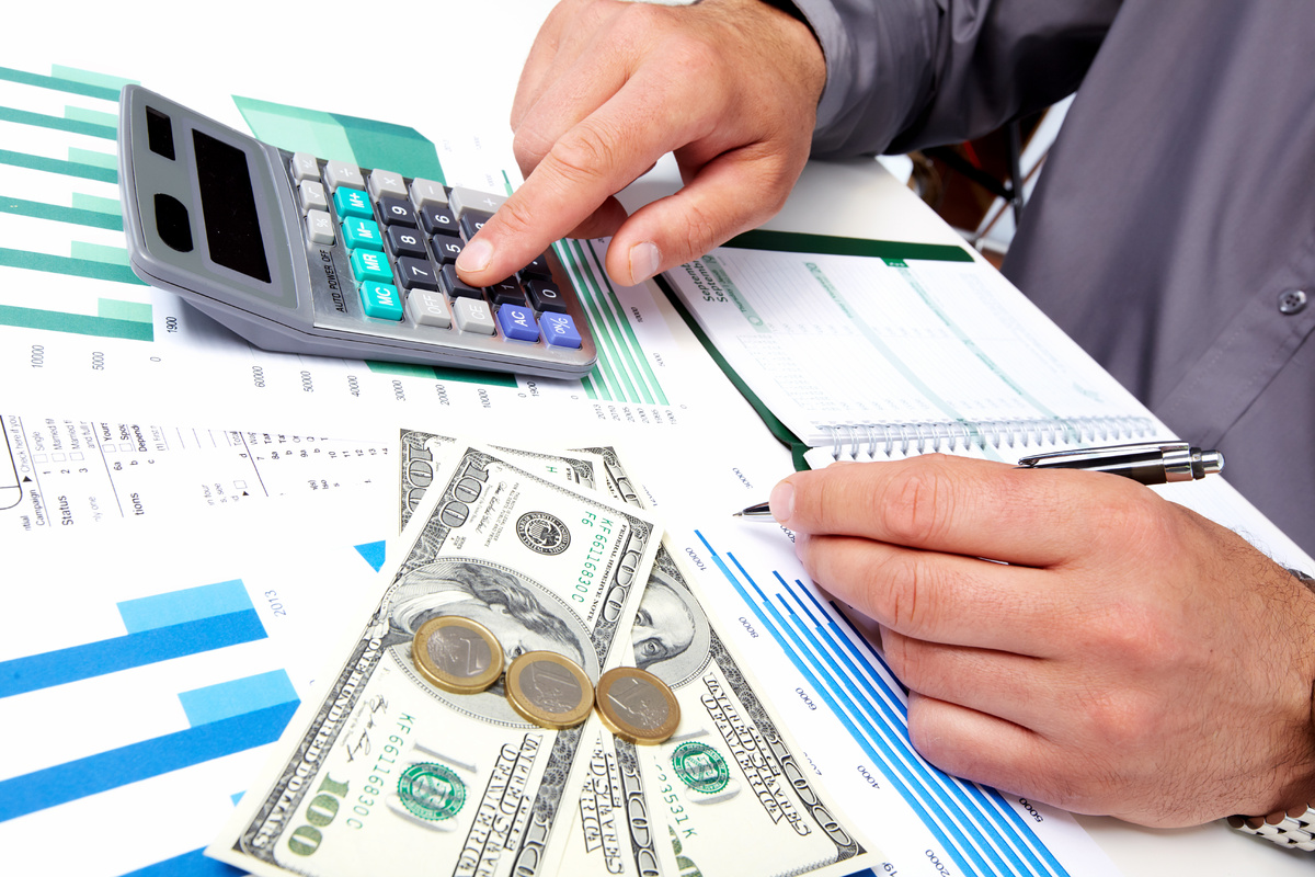    Как вложить 10 000 рублей и не прогореть