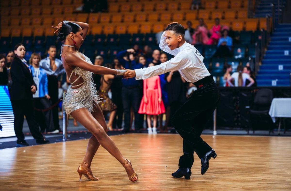    А у нас сегодня танцы